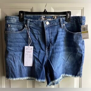 Seven 7 NWT Jean Shorts 14 the Weekend easy fit raw hem Short Mid-Rise Denim